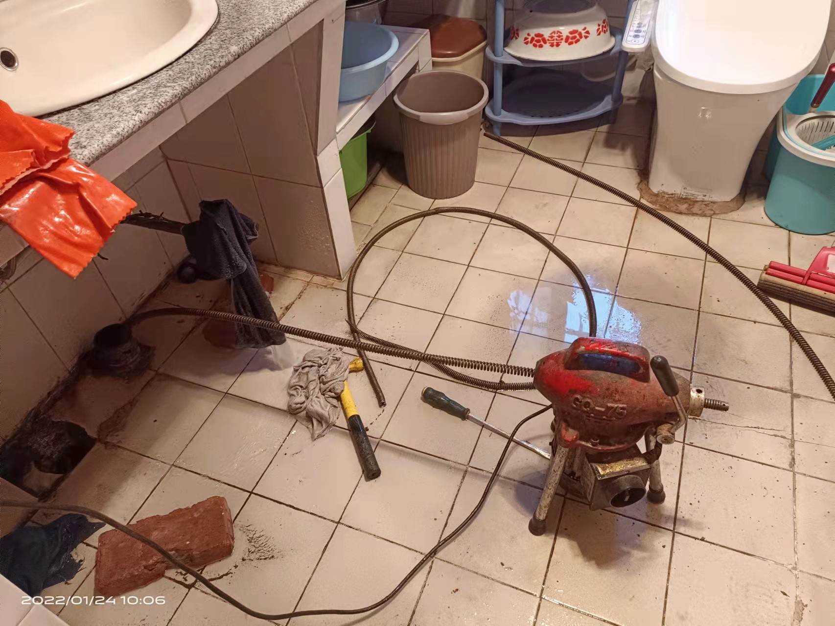 合作疏通厨房下水道,地漏疏通